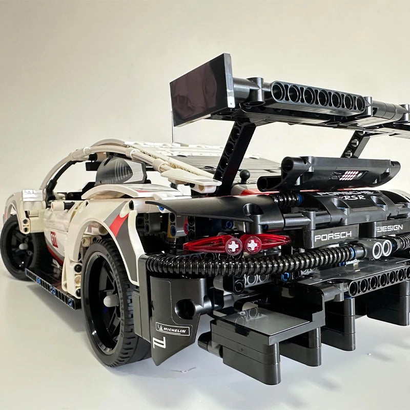 Porsche 911 RSR