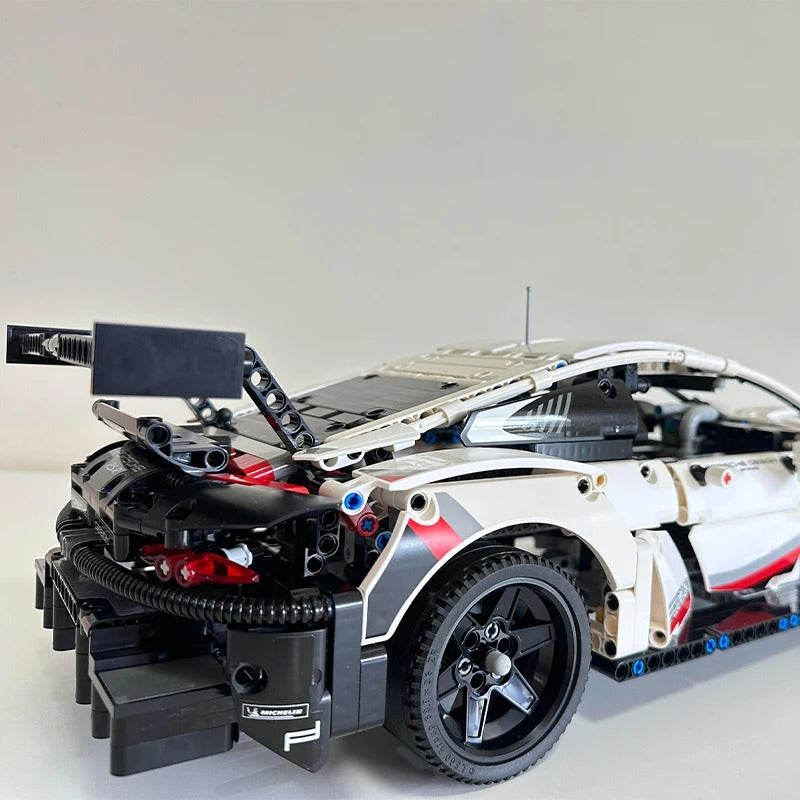 Porsche 911 RSR